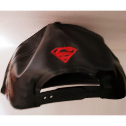 SUPERMAN GORRA DE CUERO BORDADA (visera plana)