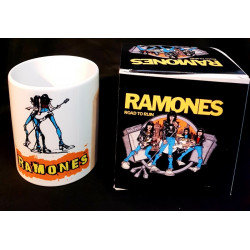 RAMONES TAZA (en caja)